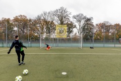 "MACHT UNSERE SCHUHE SAUBER"