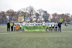 "MACHT UNSERE SCHUHE SAUBER"
