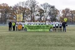 "MACHT UNSERE SCHUHE SAUBER"