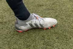 "MACHT UNSERE SCHUHE SAUBER"